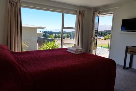 Photo of property in 5 Rankin Rise, Lake Tekapo, 7999