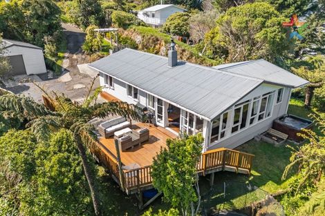 Photo of property in 64 Pekanga Road, Normandale, Lower Hutt, 5010