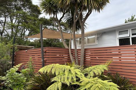 Photo of property in 30 Atkinson Road, Titirangi, Auckland, 0604