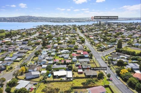 Photo of property in 38 Wallace Road, Mangere Bridge, Auckland, 2022