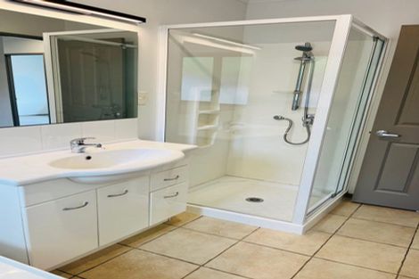 Photo of property in 25 Grabella Place, Papamoa Beach, Papamoa, 3118