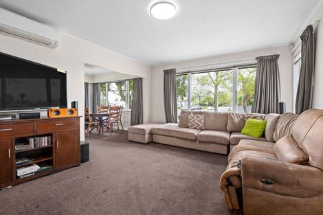 Photo of property in 11 Hilton Road, St Andrews, Hamilton, 3200