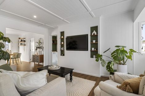 Photo of property in 110 Everitt Crescent, Whangamata, 3620