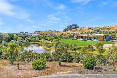 Photo of property in 40 Raukawa Road, Peka Peka, Waikanae, 5391
