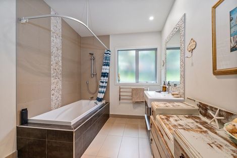 Photo of property in 47a Centennial Drive, Whitianga, 3510