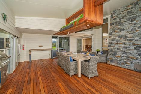 Photo of property in 8 Hei Esplanade, Whitianga, 3510