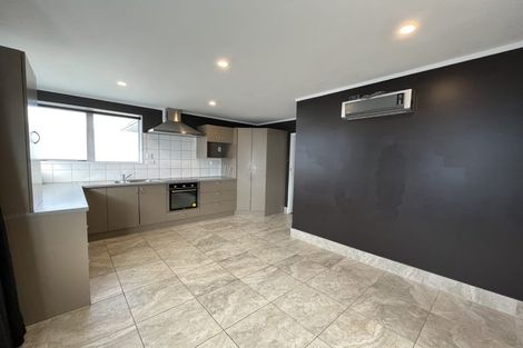 Photo of property in 13 Sombrero View, Ascot Park, Porirua, 5024