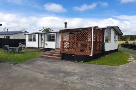 Photo of property in 2 Channel View Road, Clarks Beach, Pukekohe, 2679