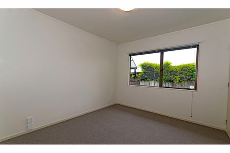 Photo of property in 2/36 Takapu Street, Henderson, Auckland, 0612