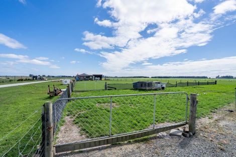 Photo of property in 460 Tiwai Road, Awarua Plains, Invercargill, 9877