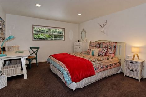 Photo of property in 53 Staincross Street, Green Bay, Auckland, 0604