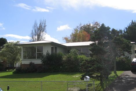 Photo of property in 7 Grimshaw Place, Henderson, Auckland, 0612