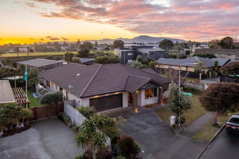 Photo of property in 71 Hillcrest Road, Raumati Beach, Paraparaumu, 5032