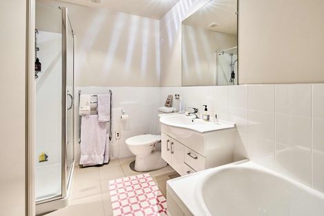 Photo of property in 40d Agra Crescent, Khandallah, Wellington, 6035