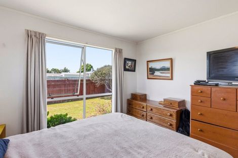 Photo of property in 2 Cargill Street, Levin, 5510
