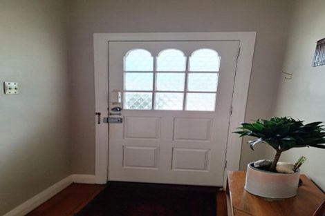 Photo of property in 8 Chamberlain Road, Karori, Wellington, 6012