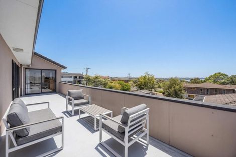 Photo of property in 207 Royal Road, Massey, Auckland, 0614