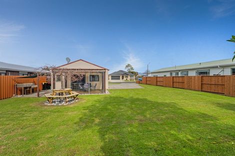 Photo of property in 25 Whitby Avenue, Whitianga, 3510