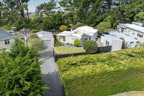 Photo of property in 15 South Crescent, Amberley, 7481