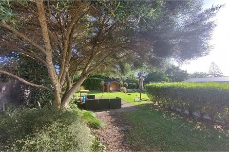 Photo of property in 5 Keats Place, Blockhouse Bay, Auckland, 0600
