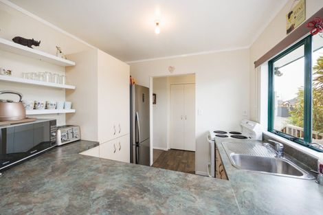 Photo of property in 23 Lydia Place, Kelvin Grove, Palmerston North, 4414