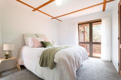 Photo of property in 18 Roys Road, Plimmerton, Porirua, 5026