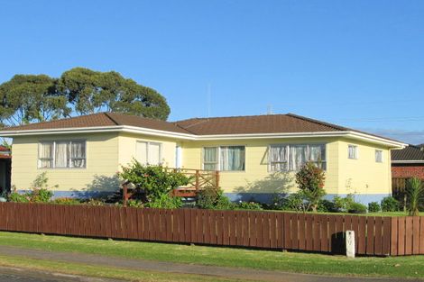 Photo of property in 1 Dillon Crescent, Clover Park, Auckland, 2019