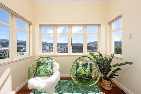 Photo of property in 2/2 Hawker Street, Mount Victoria, Wellington, 6011
