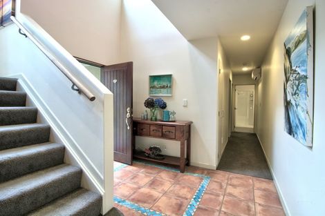 Photo of property in 53 Staincross Street, Green Bay, Auckland, 0604