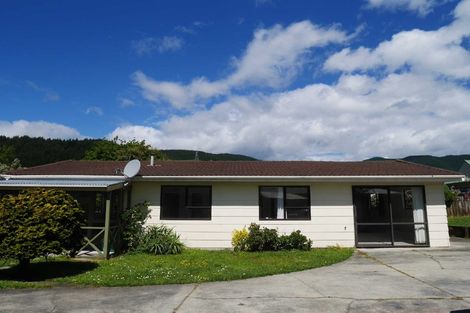 Photo of property in 13 Redwood Close, Paraparaumu, 5032