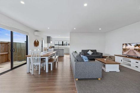 Photo of property in 51 Cotula Way, Papamoa Beach, Papamoa, 3118