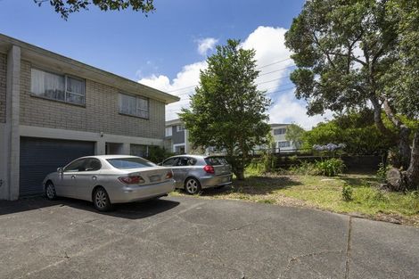 Photo of property in 2/81 West Coast Road, Glen Eden, Auckland, 0602