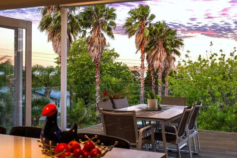 Photo of property in 52 Totara Road, Te Atatu Peninsula, Auckland, 0610