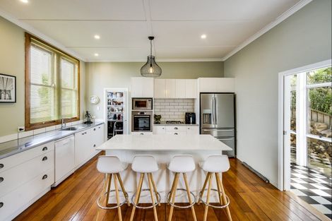 Photo of property in 11a Colenso Avenue, Hospital Hill, Napier, 4110