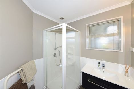 Photo of property in 11 Chateau Drive, Burnside, Christchurch, 8053