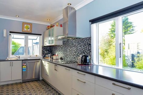 Photo of property in 1012 Heretaunga Street East, Parkvale, Hastings, 4122