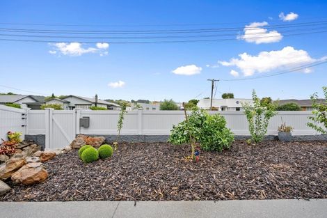 Photo of property in 16 Zealandia Street, Kensington, Whangarei, 0112