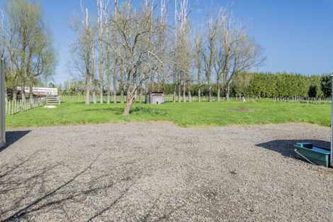 Photo of property in 292 Heatherlea Road East, Levin, 5571