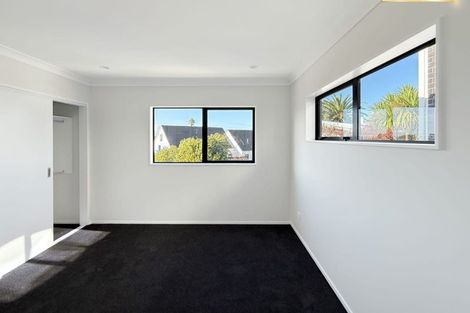 Photo of property in 260 Don Buck Road, Massey, Auckland, 0614