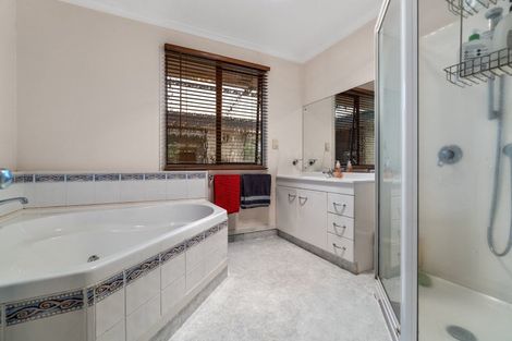 Photo of property in 9 Guernsey Place, Grandview Heights, Hamilton, 3200