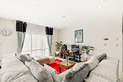 Photo of property in 75 San Valentino Drive, Henderson, Auckland, 0612