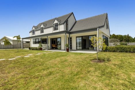 Photo of property in 28 Charlotte Drive, Omokoroa, 3114