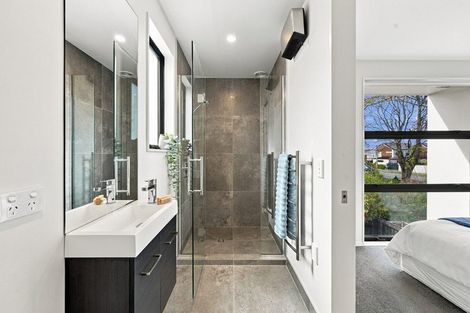 Photo of property in 2/233 Edgeware Road, Edgeware, Christchurch, 8013
