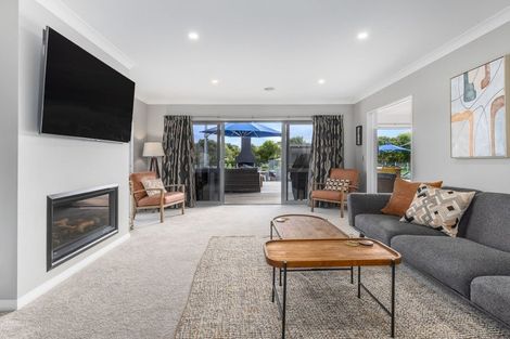 Photo of property in 1 Moss Lane, Raumati Beach, Paraparaumu, 5032