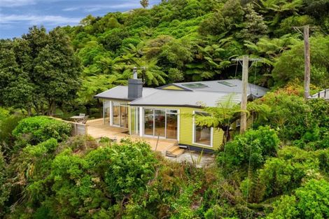 Photo of property in 19 London Road, Korokoro, Lower Hutt, 5012