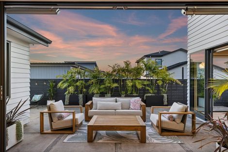 Photo of property in 9 Barque Rise, Long Bay, Auckland, 0630