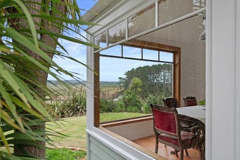 Photo of property in 376 Mangakura Road, Helensville, 0875
