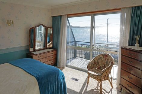 Photo of property in 104 Marine Parade, Bluff, 9814