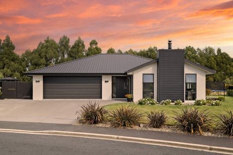 Photo of property in 9 Tate Crescent, Green Island, Dunedin, 9018