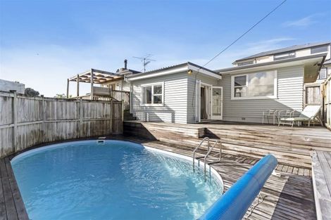 Photo of property in 3 Aeroview Drive, Beach Haven, Auckland, 0626